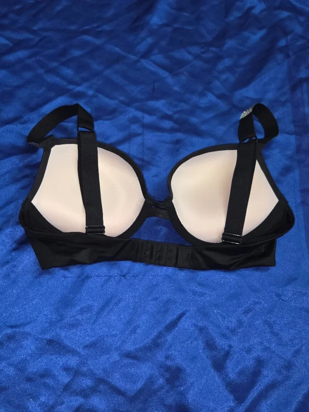 Victoria’s Secret Very Sexy 3 Piece Shine Strap Push Up Bra Thong Garter Set 32C
